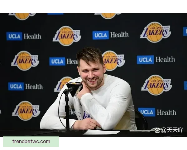 雷迪克：东契奇若持续当前表现本赛季有望赢得MVP 他是球队进攻核心